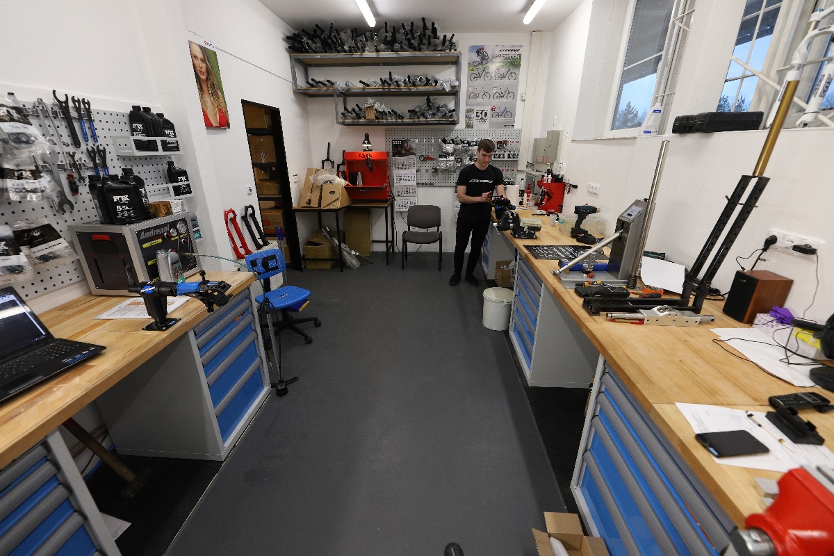 PEDALSPORT s.r.o. – Cyklošvec (autorizované servisní centrum FOX, Písek)